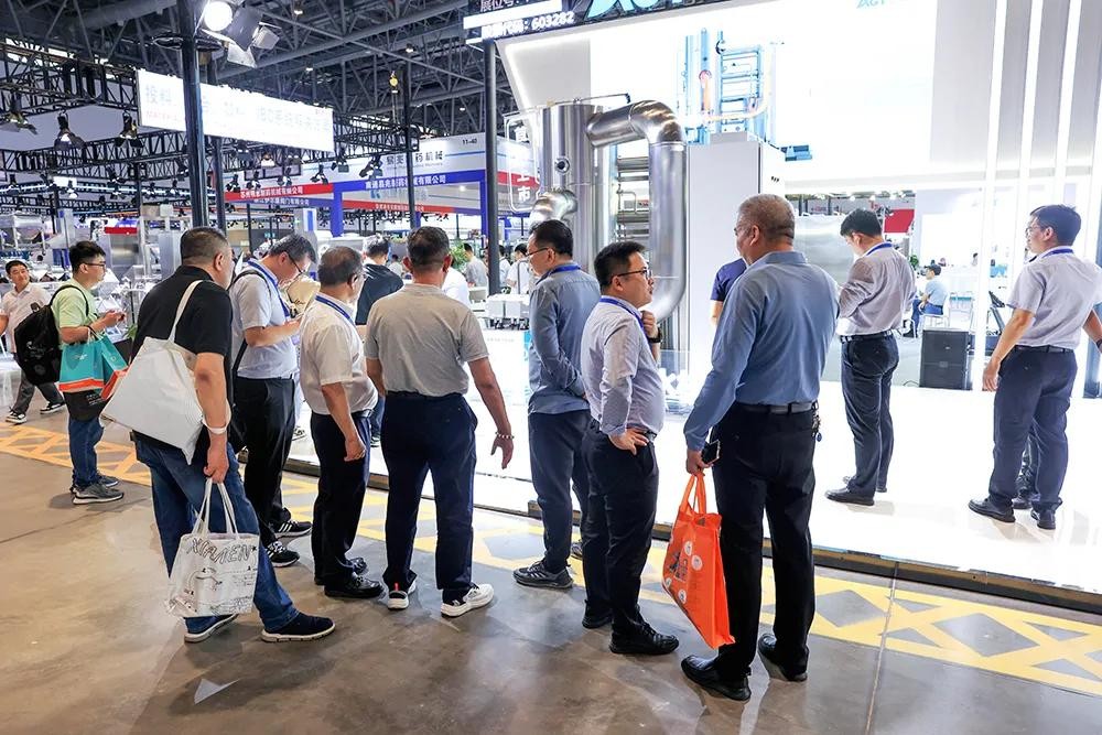 pp电子磁悬浮热压式蒸馏水机吸引了众多客户